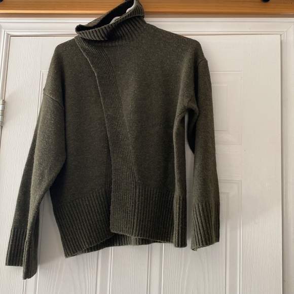 4th & Reckless Green Sweater NWOT - Picture 3 of 8